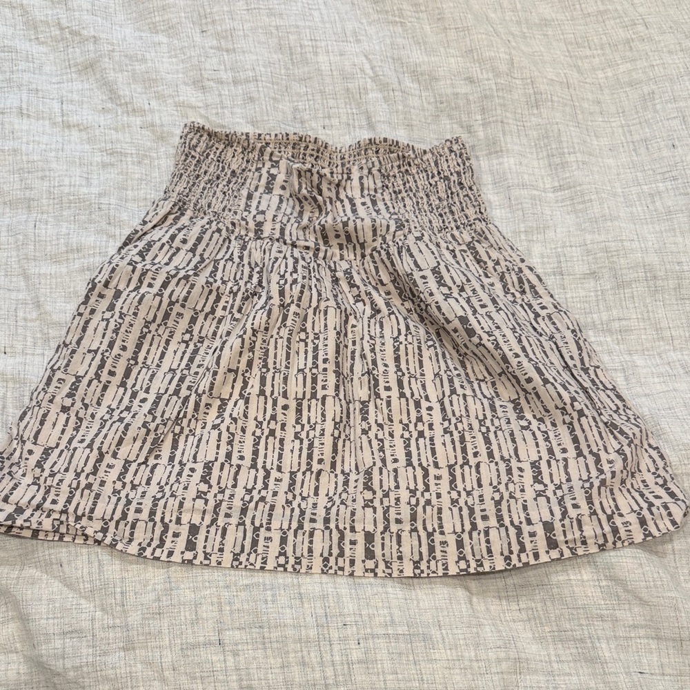 Gray/Beige Patterned Skirt